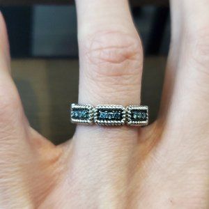 Size 8 925 Sterling Silver Beautiful Blue Diamonds Ring